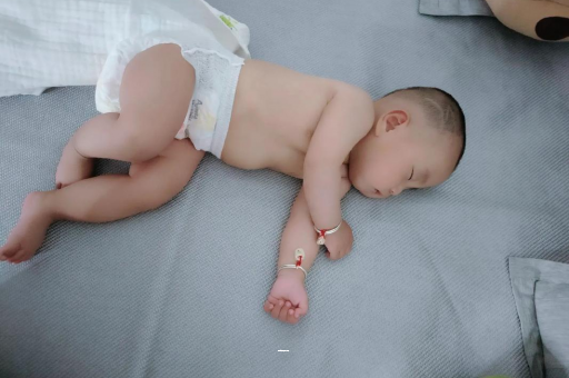 泰州宝宝总是摇头怎么回事